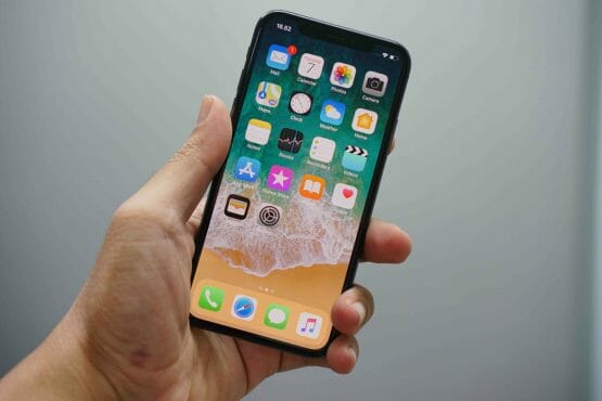 hand holding iphone